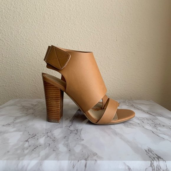 ALDO Mukai - Camel Vegan Leather Block Heel - Size 6 - Picture 5 of 7